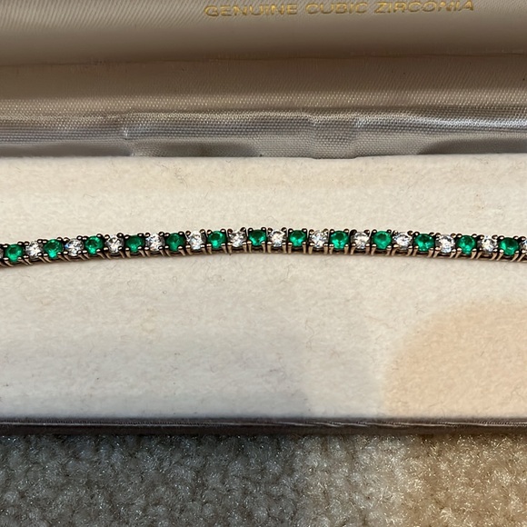 Tennis Braclet - Picture 6 of 10